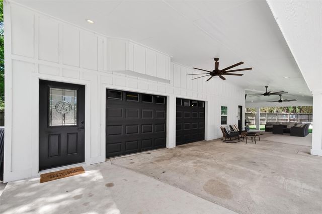 819 Sentinel Oaks, Pinehurst, TX 77362