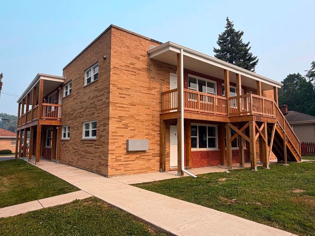 311 S Lodge Lane 2B, Lombard, IL 60148