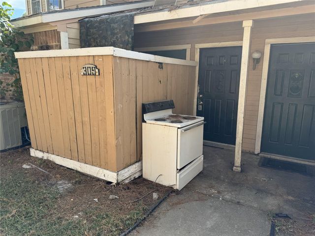 7402 Alabonson Road 309, Houston, TX 77088