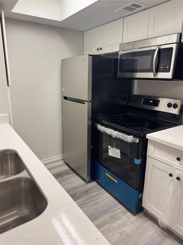 7402 Alabonson Road 309, Houston, TX 77088