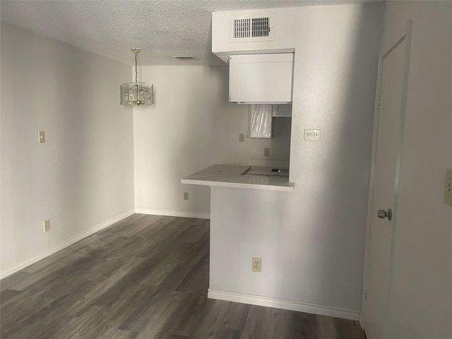 7402 Alabonson Road 309, Houston, TX 77088