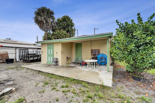 1412 B Nw 7 Street, Pompano Beach, FL 33069