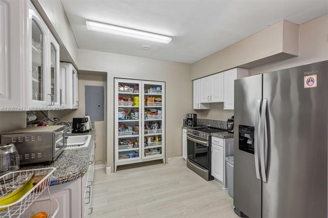 15245 SW 298th Ter, Homestead, FL 33033