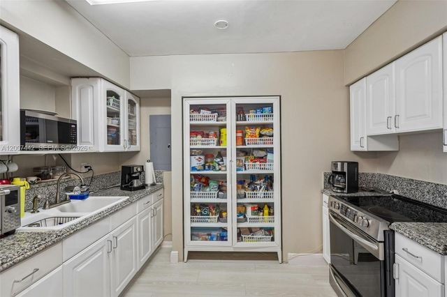 15245 SW 298th Ter, Homestead, FL 33033