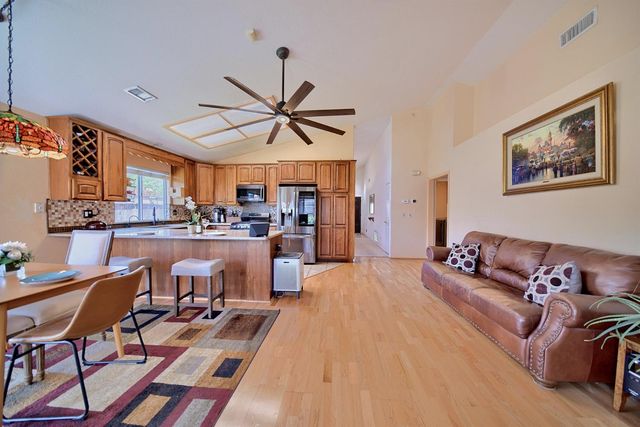 110 Loma Prieta Cir, Tracy, CA 95376