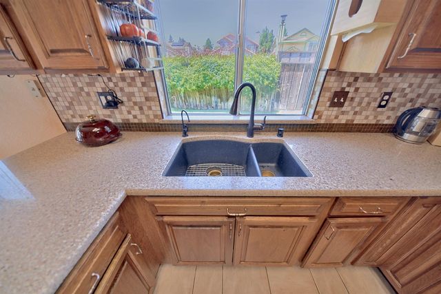 110 Loma Prieta Cir, Tracy, CA 95376