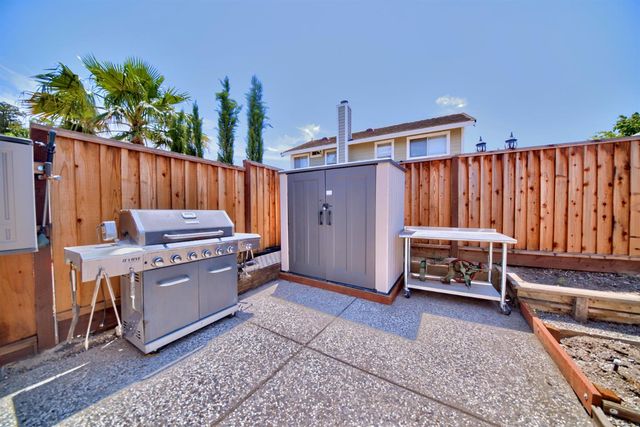 110 Loma Prieta Cir, Tracy, CA 95376