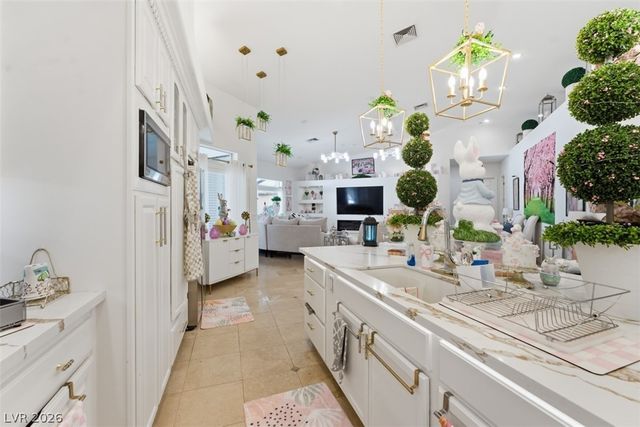 7360 Darby Avenue, Las Vegas, NV 89117