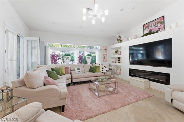 7360 Darby Avenue, Las Vegas, NV 89117