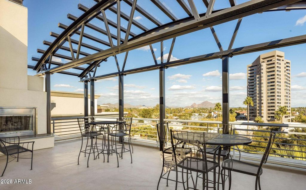 Image 28 of property listing at 914 E OSBORN Road 208, Phoenix, AZ 85014