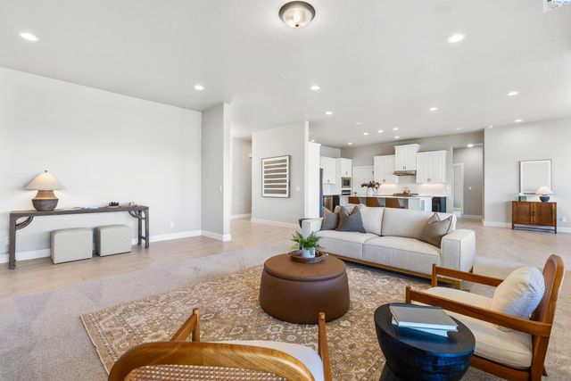 6631 Collins Rd, West Richland, WA 99353