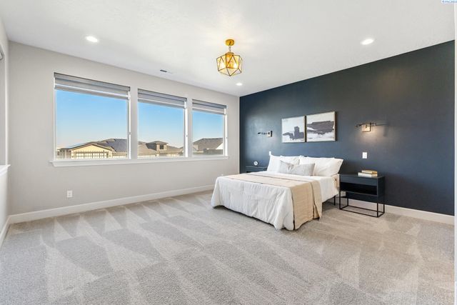 6631 Collins Rd, West Richland, WA 99353