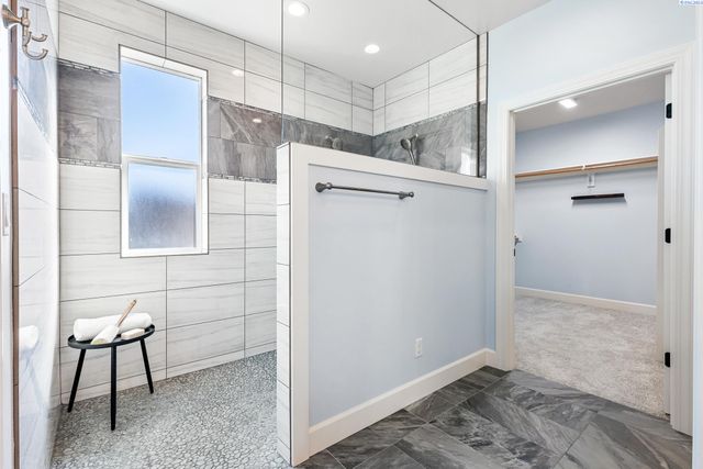 6631 Collins Rd, West Richland, WA 99353