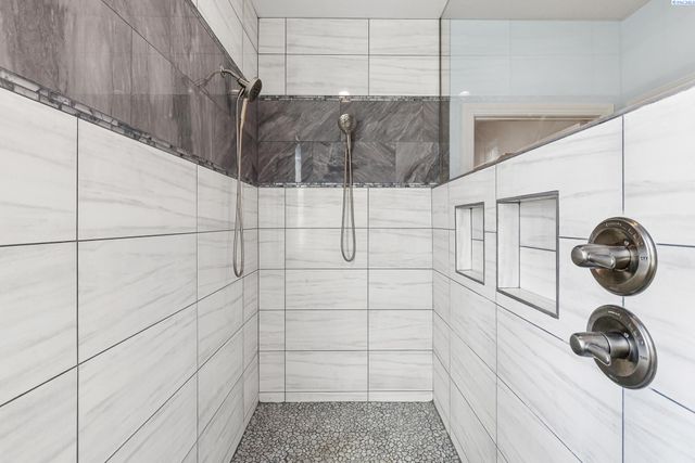 6631 Collins Rd, West Richland, WA 99353