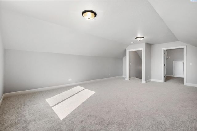 6631 Collins Rd, West Richland, WA 99353