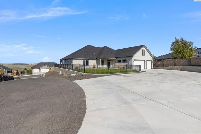 6631 Collins Rd, West Richland, WA 99353