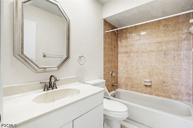 3739 SW 9th AVE 112, Cape Coral, FL 33914