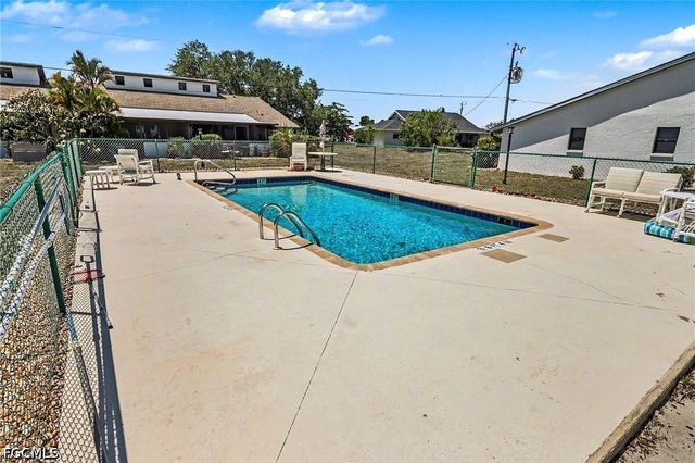 3739 SW 9th AVE 112, Cape Coral, FL 33914