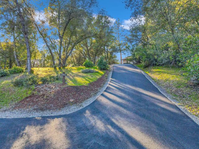 2580 Golden Fawn Trl, Shingle Springs, CA 95682