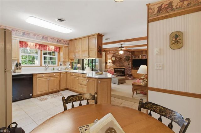 4609 Birdie CT, Virginia Beach, VA 23462