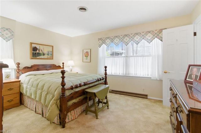 4609 Birdie CT, Virginia Beach, VA 23462