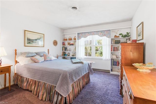 4609 Birdie CT, Virginia Beach, VA 23462