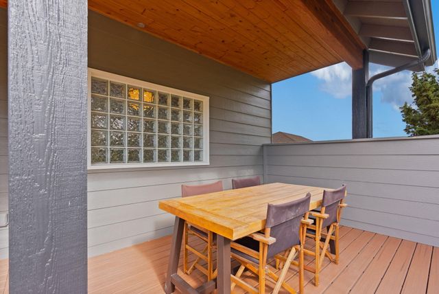 920 Cinnamon Teal Drive, Redmond, OR 97756