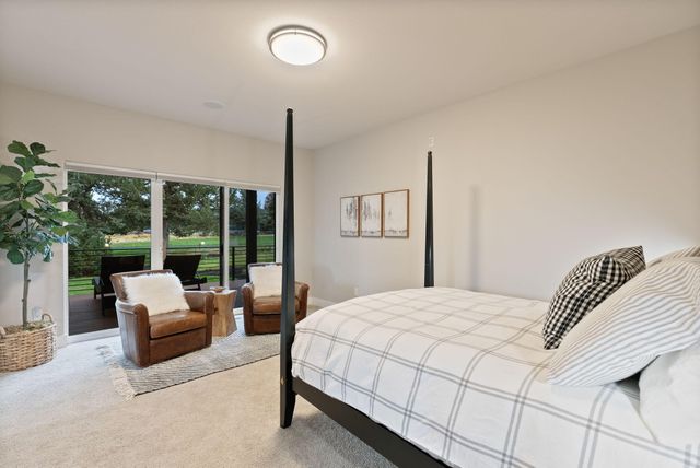 920 Cinnamon Teal Drive, Redmond, OR 97756