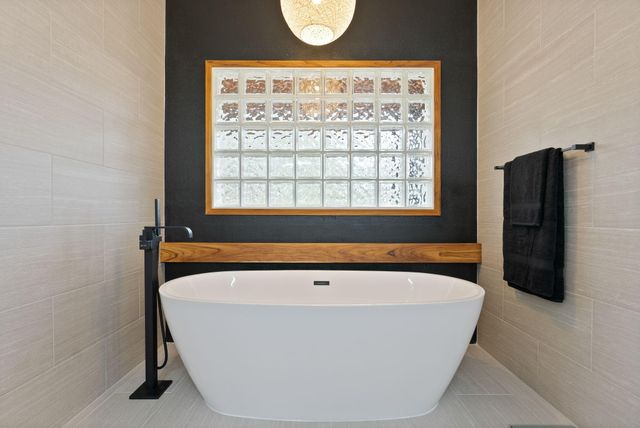 920 Cinnamon Teal Drive, Redmond, OR 97756