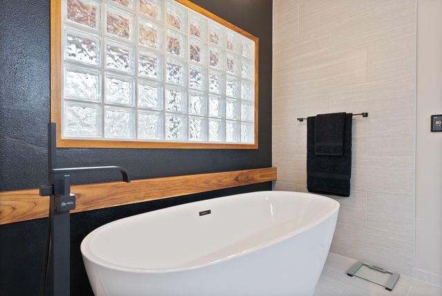 920 Cinnamon Teal Drive, Redmond, OR 97756