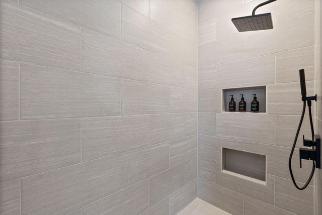 920 Cinnamon Teal Drive, Redmond, OR 97756