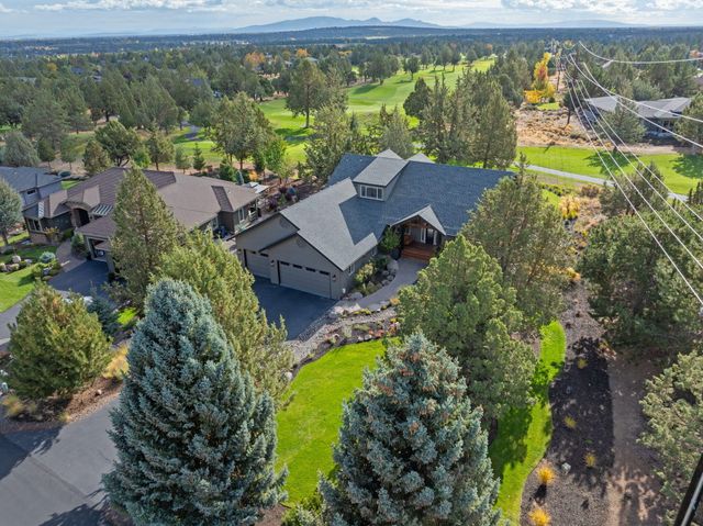 920 Cinnamon Teal Drive, Redmond, OR 97756