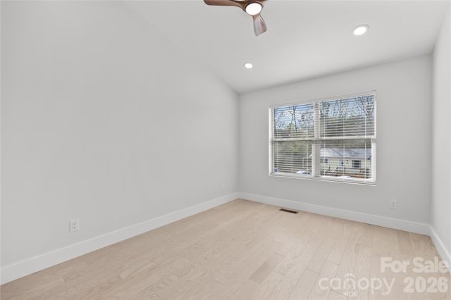 89 Oakley Road, Asheville, NC 28803