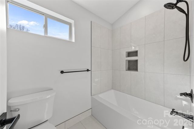 89 Oakley Road, Asheville, NC 28803