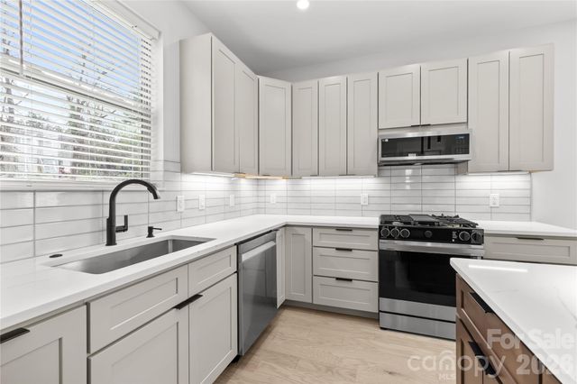 89 Oakley Road, Asheville, NC 28803