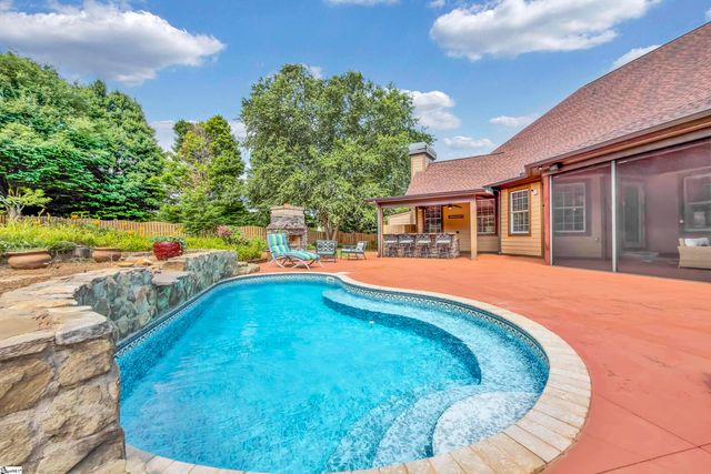 15 Fox Hunt Lane, Greer, SC 29651