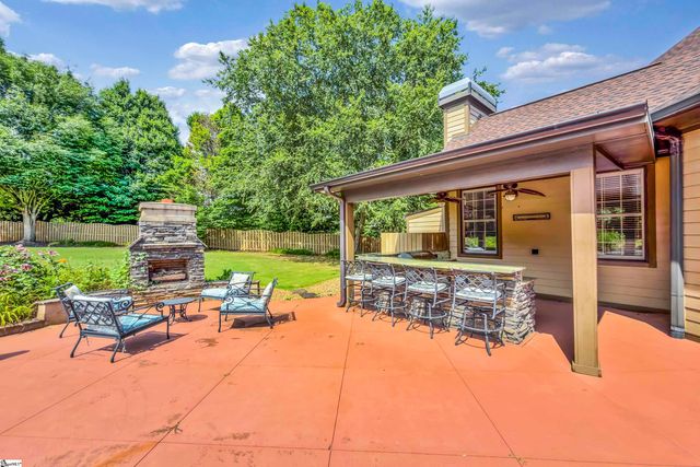 15 Fox Hunt Lane, Greer, SC 29651