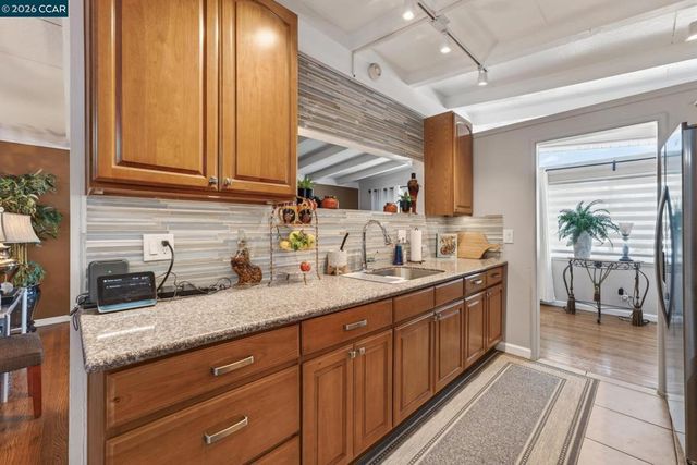 380 Alhambra Ave, Vallejo, CA 94591