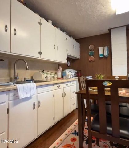 207 Charles Street, Hampton, TN 37658