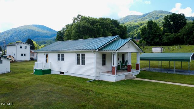207 Charles Street, Hampton, TN 37658