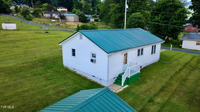 207 Charles Street, Hampton, TN 37658