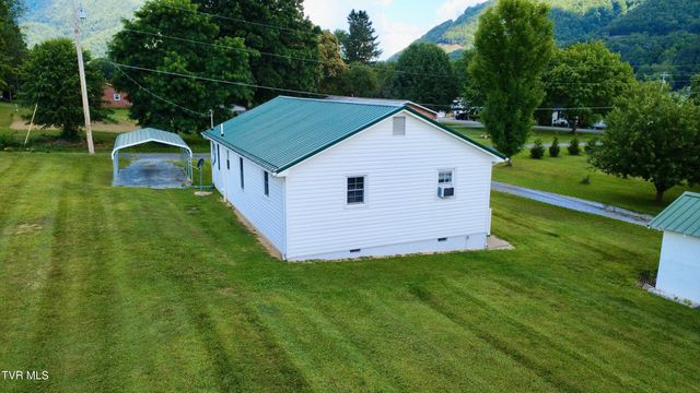 207 Charles Street, Hampton, TN 37658