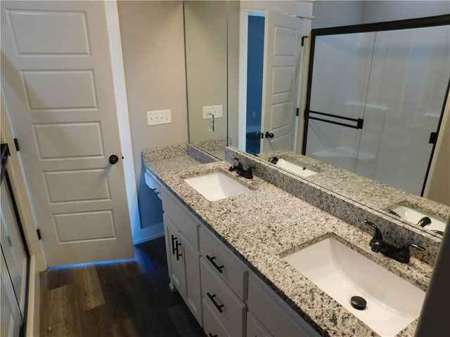 2240 W Moore Lane, Fayetteville, AR 72704