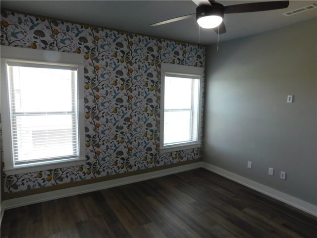 2240 W Moore Lane, Fayetteville, AR 72704