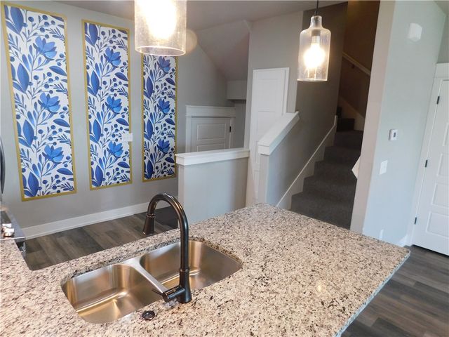 2240 W Moore Lane, Fayetteville, AR 72704