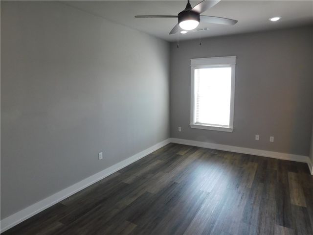 2240 W Moore Lane, Fayetteville, AR 72704