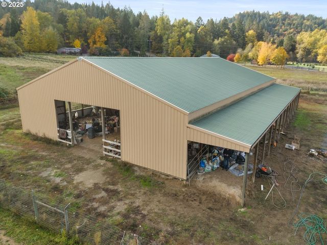 1931 SLEEPY HOLLOW Loop, Grants Pass, OR 97527