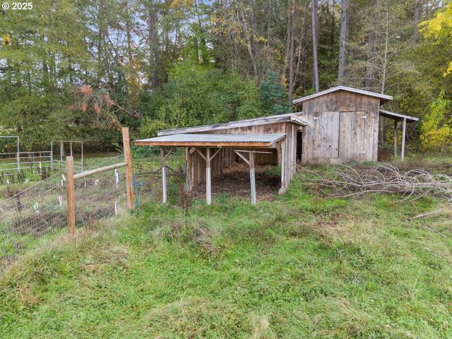 1931 SLEEPY HOLLOW Loop, Grants Pass, OR 97527