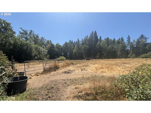 1931 SLEEPY HOLLOW Loop, Grants Pass, OR 97527