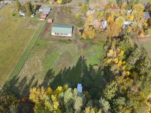 1931 SLEEPY HOLLOW Loop, Grants Pass, OR 97527